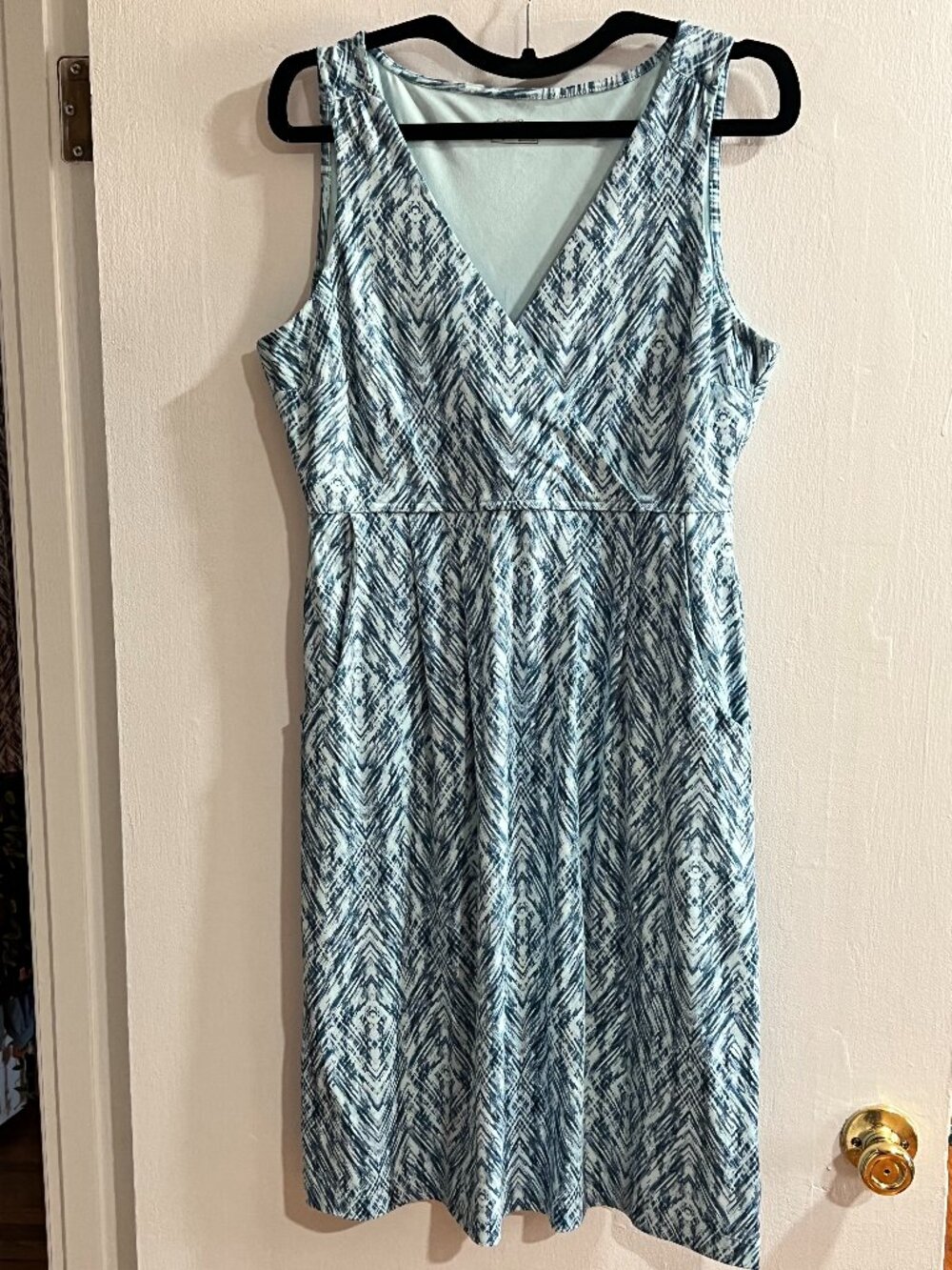 Eddie Bauer Medium TALL Midi Dress w/ pockets - Light Blue